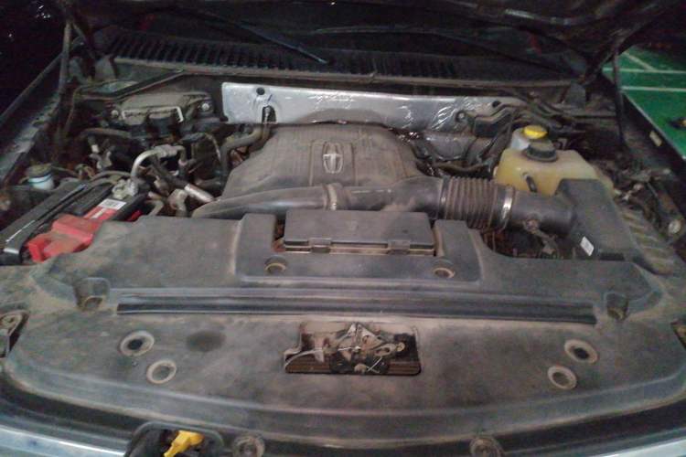 Used Lincoln Navigator 2016 3.5T AWD Engine Bay