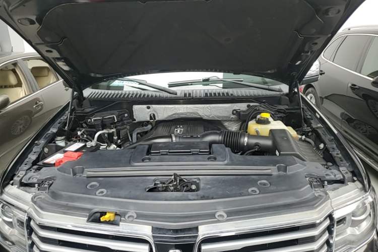 Used Lincoln Navigator 2016 3.5T AWD Engine Bay