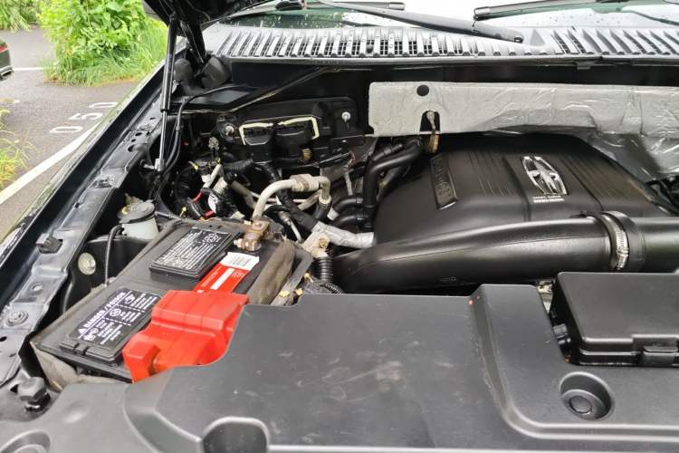 Used Lincoln Navigator 2016 3.5T Diplomat U.S. Specification Engine Bay Right