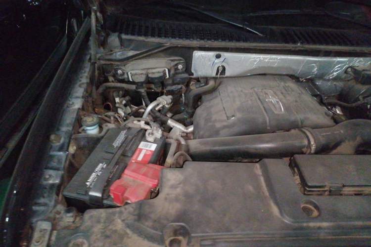 Used Lincoln Navigator 2016 3.5T AWD Engine Bay Right