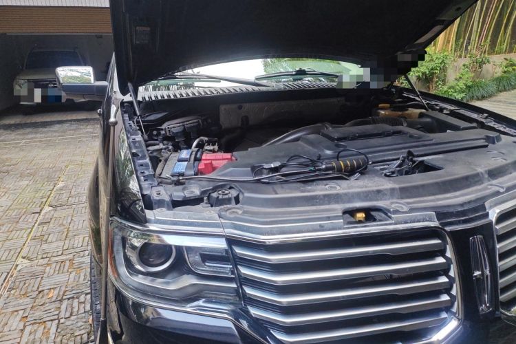 Used Lincoln Navigator 2016 3.5T AWD Engine Bay Right