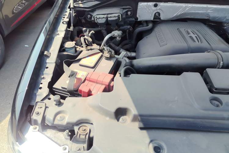 Used Lincoln Navigator 2016 3.5T AWD Engine Bay Right
