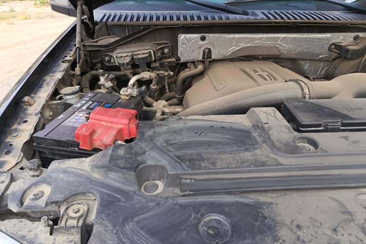 Used Lincoln Navigator 2016 3.5T AWD Engine Bay Right
