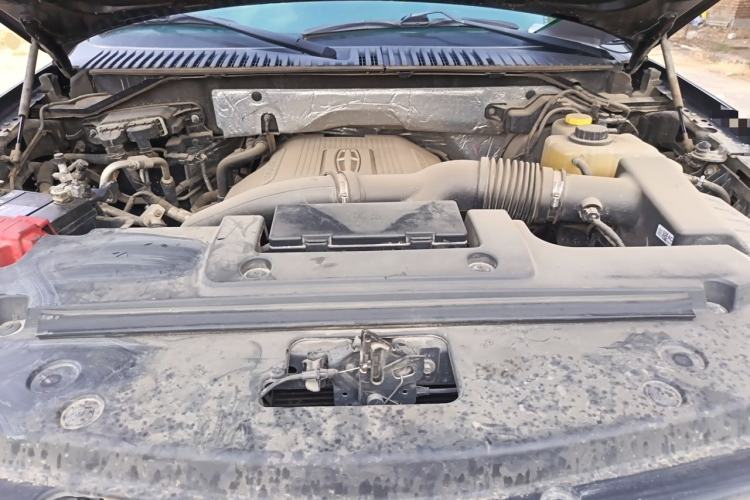 Used Lincoln Navigator 2016 3.5T AWD Engine Bay