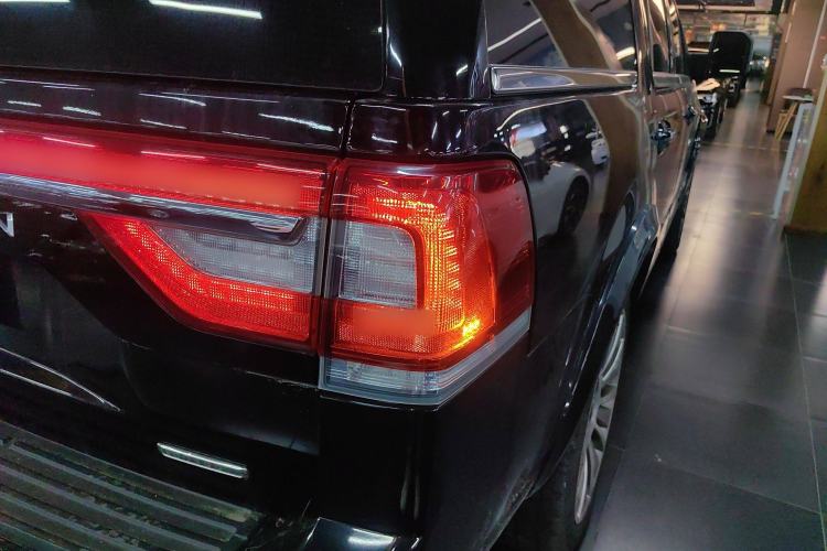 Used Lincoln Navigator 2016 3.5T AWD Exterior 6