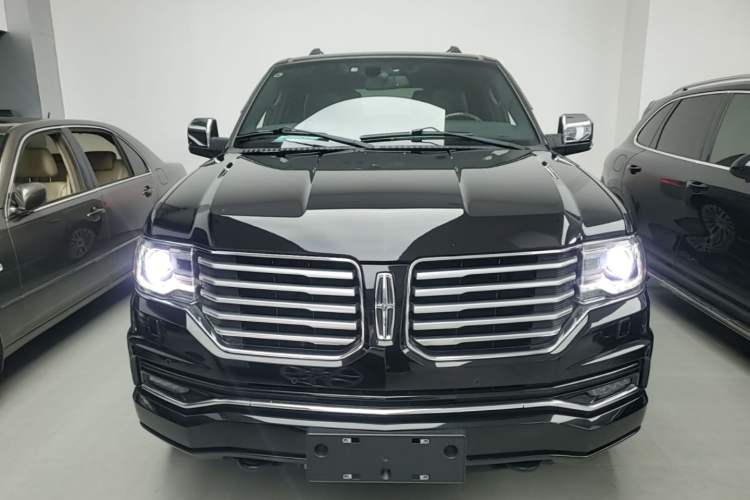 Used Lincoln Navigator 2016 3.5T AWD Front
