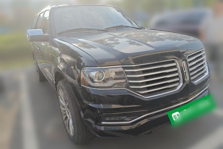 Used Lincoln Navigator 2016 3.5T AWD Front Right 45 Deg