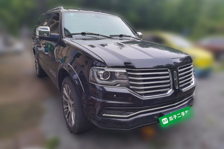 Used Lincoln Navigator 2016 3.5T AWD Front Right 45 Deg