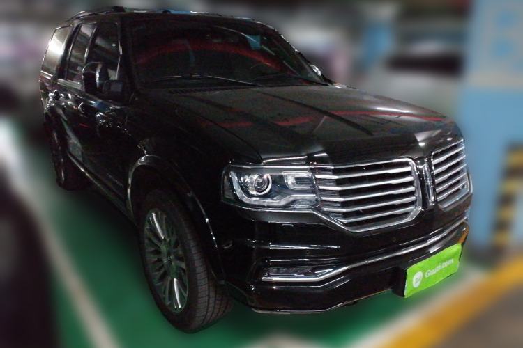 Used Lincoln Navigator 2016 3.5T AWD Front Right 45 Deg
