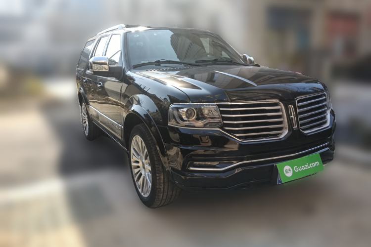 Used Lincoln Navigator 2016 3.5T AWD Front Right 45 Deg