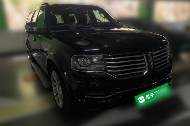Used Lincoln Navigator 2016 3.5T AWD Front Right 45 Deg