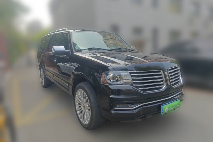 Used Lincoln Navigator 2016 3.5T AWD Front Right 45 Deg