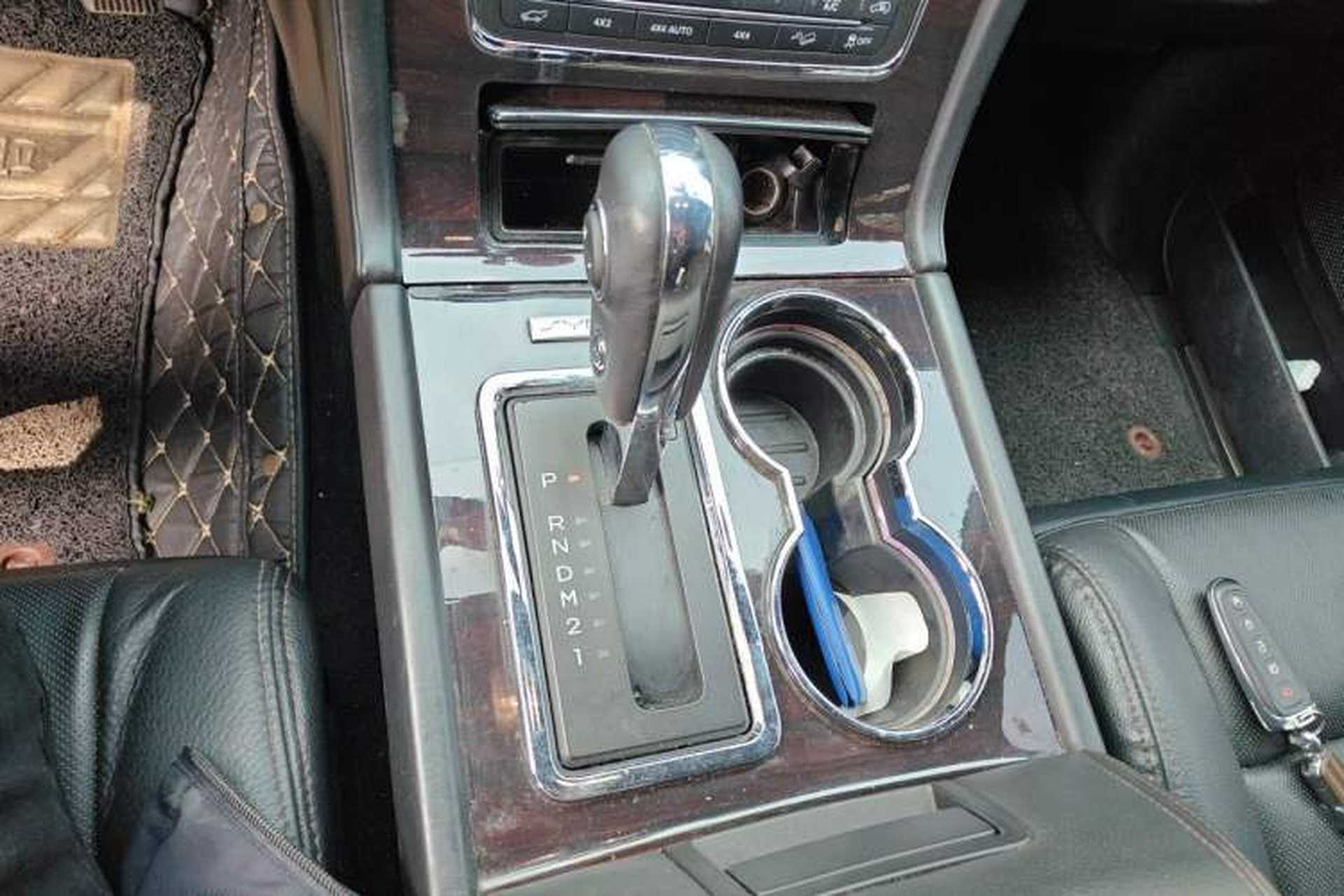 Used Lincoln Navigator 2016 3.5T AWD Gear Lever