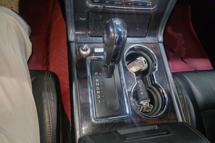Used Lincoln Navigator 2016 3.5T AWD Gear Lever