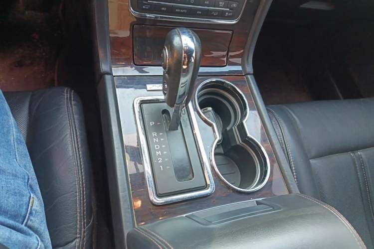 Used Lincoln Navigator 2016 3.5T AWD Gear Lever