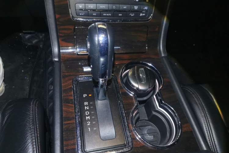 Used Lincoln Navigator 2016 3.5T AWD Gear Lever