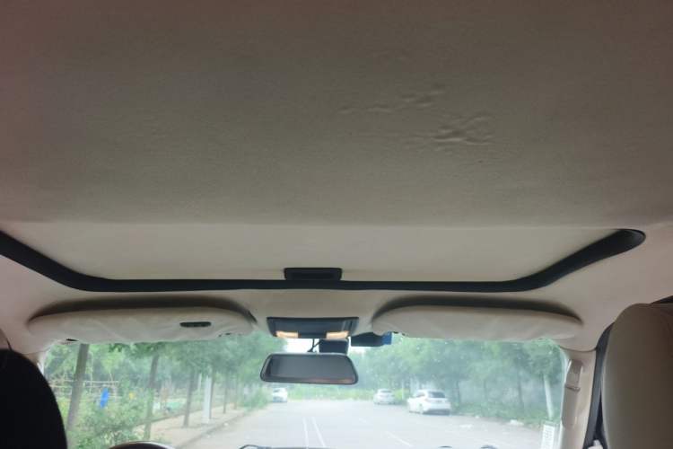 Used Lincoln Navigator  Headliner