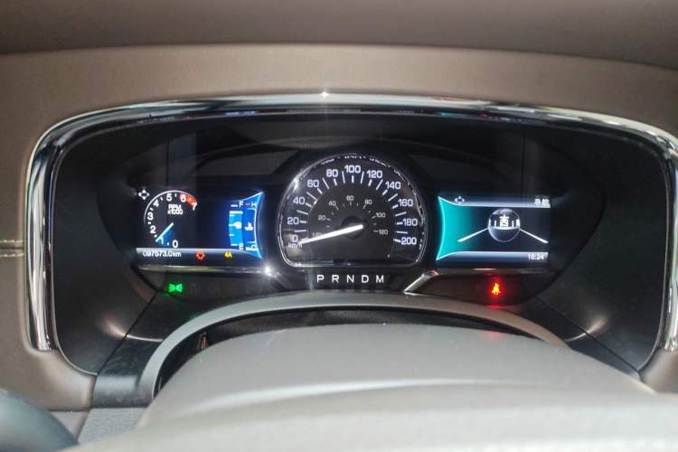 Used Lincoln Navigator 2016 3.5T AWD Instrument Cluster