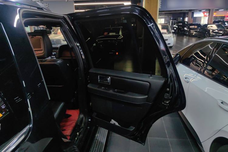 Used Lincoln Navigator 2016 3.5T AWD Interior 6