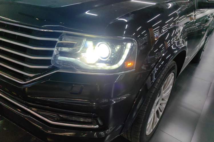 Used Lincoln Navigator 2016 3.5T AWD Left Front Headlight