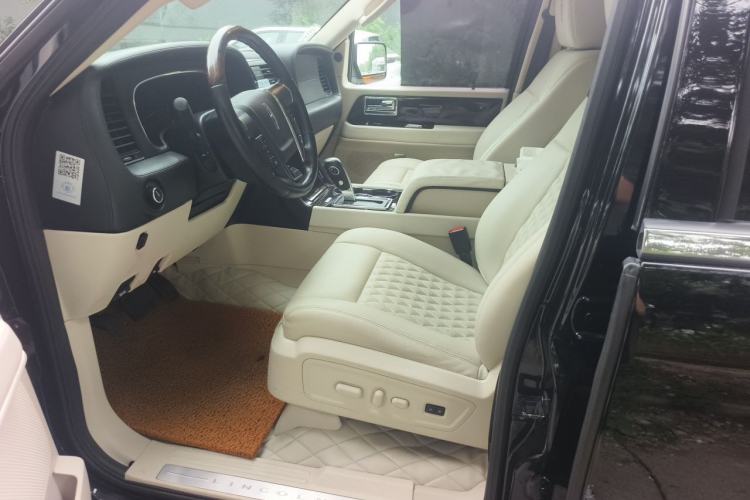 Used Lincoln Navigator  Left Front Seat