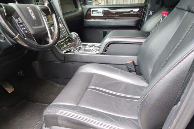 Used Lincoln Navigator 2016 3.5T AWD Left Front Seat