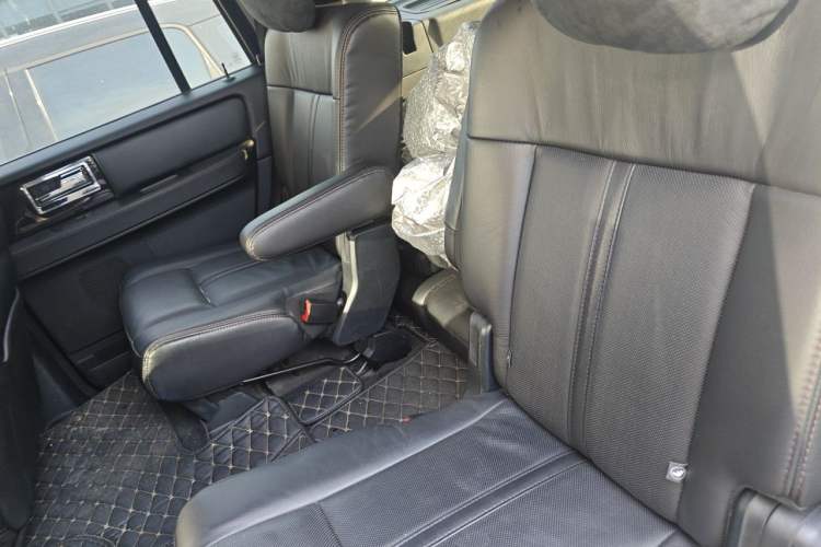 Used Lincoln Navigator 2016 3.5T AWD Left Rear Seat