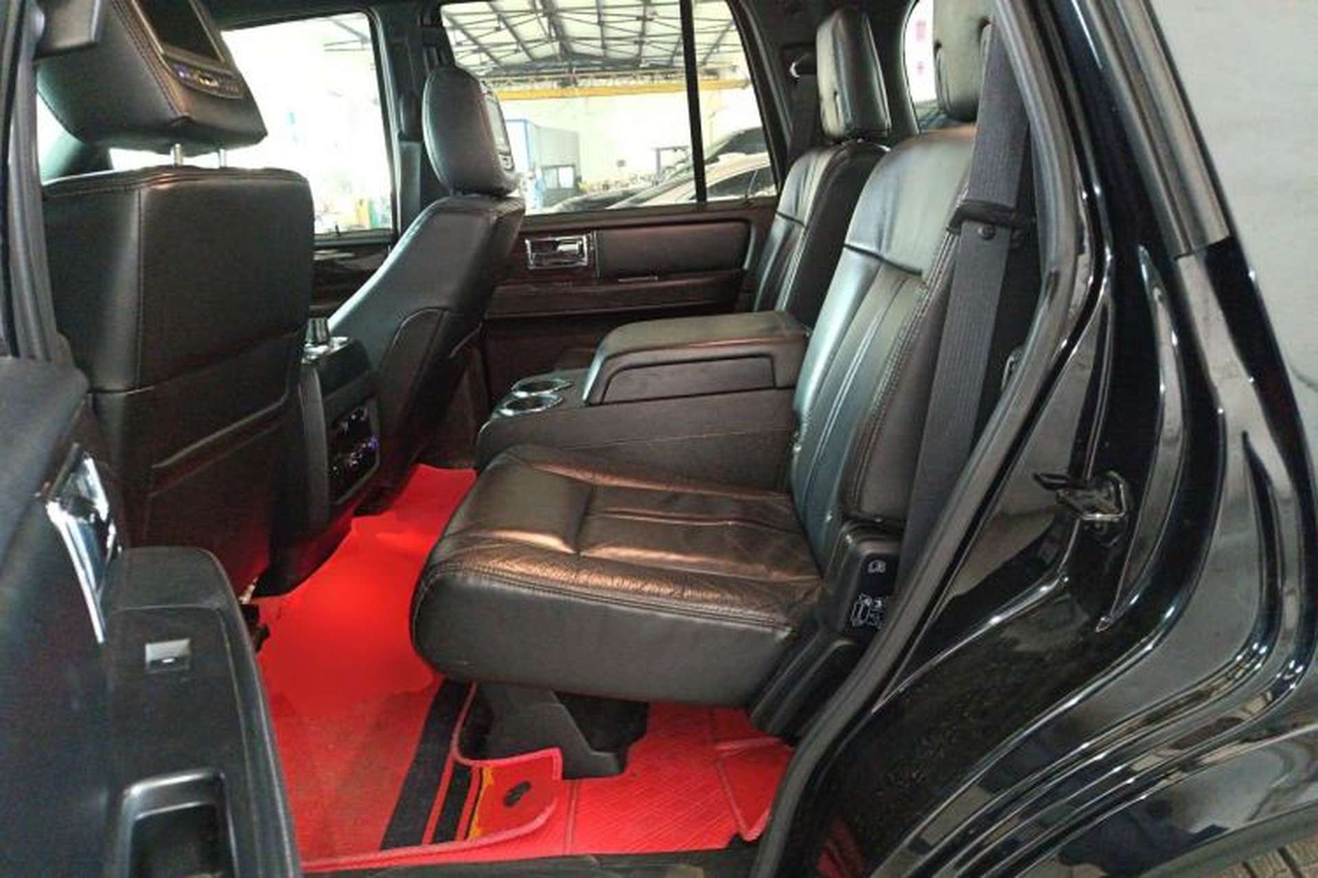 Used Lincoln Navigator 2016 3.5T AWD Left Rear Seat