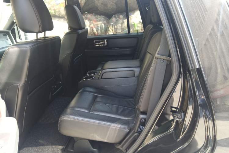 Used Lincoln Navigator 2016 3.5T AWD Left Rear Seat