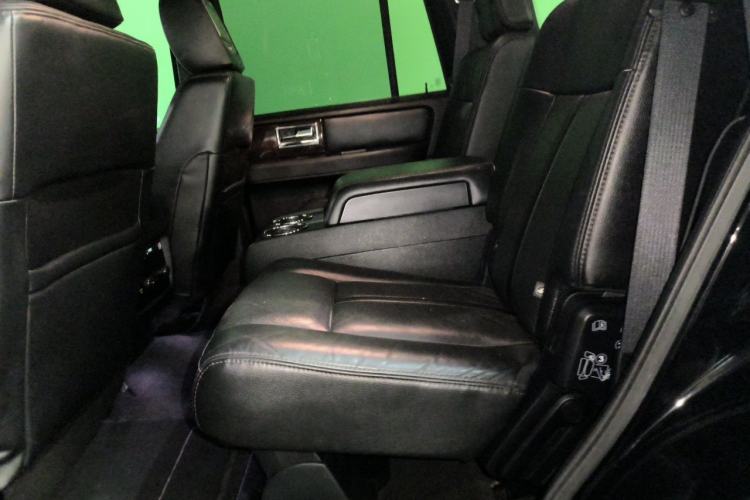 Used Lincoln Navigator 2016 3.5T AWD Left Rear Seat