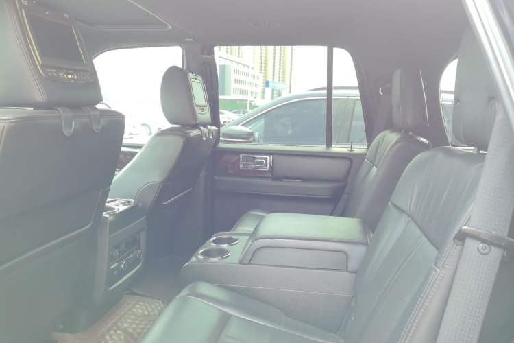 Used Lincoln Navigator 2016 3.5T AWD Left Rear Seat