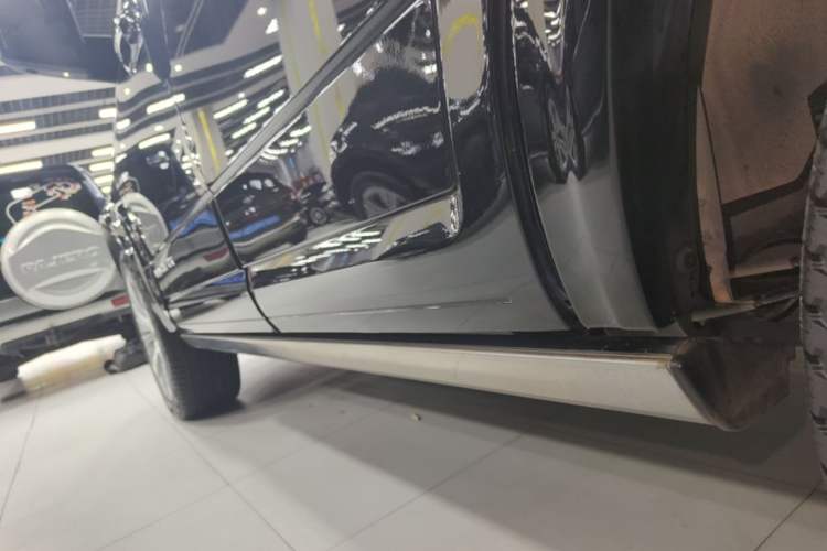 Used Lincoln Navigator 2016 3.5T AWD Left Side Sill