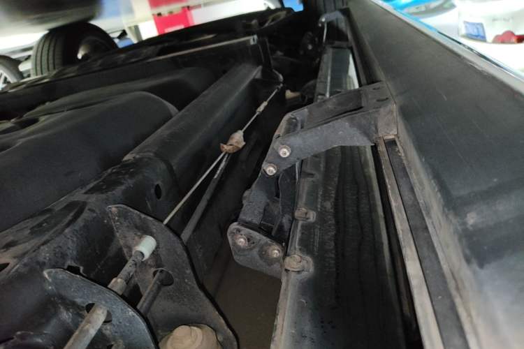 Used Lincoln Navigator 2016 3.5T AWD Left Side Sill
