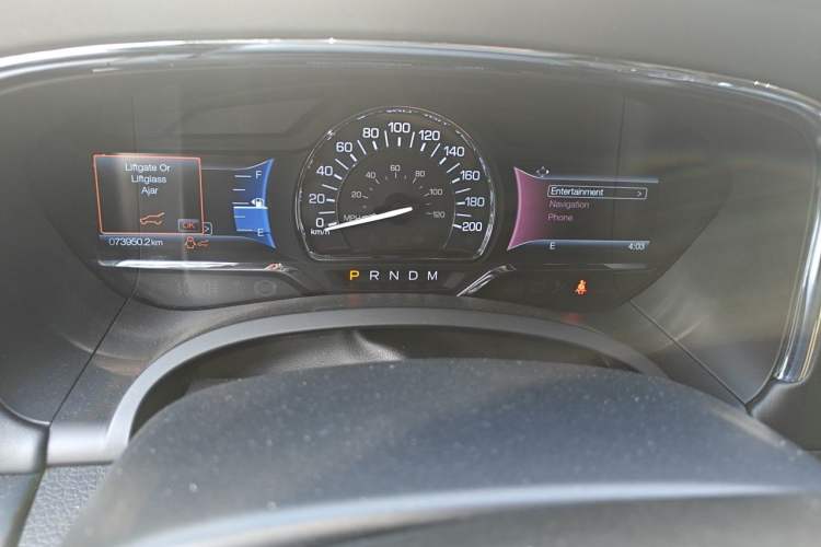 Used Lincoln Navigator 2016 3.5T AWD Odometer Close Up