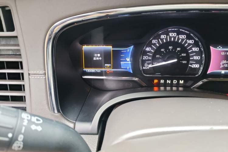 Used Lincoln Navigator 2016 3.5T Diplomat U.S. Specification Odometer Close Up