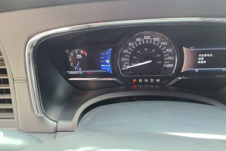 Used Lincoln Navigator 2016 3.5T AWD Odometer Close Up