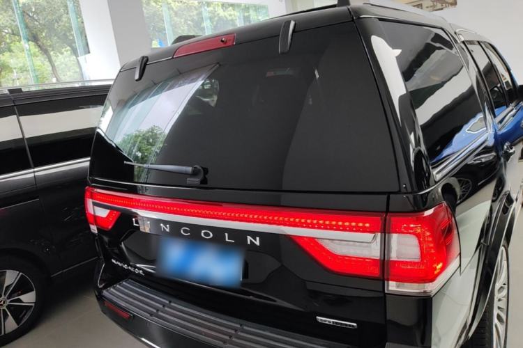 Used Lincoln Navigator 2016 3.5T AWD Rear