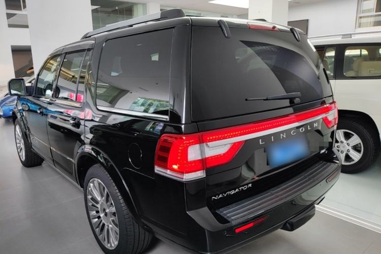 Used Lincoln Navigator 2016 3.5T AWD Rear Left 45 Deg