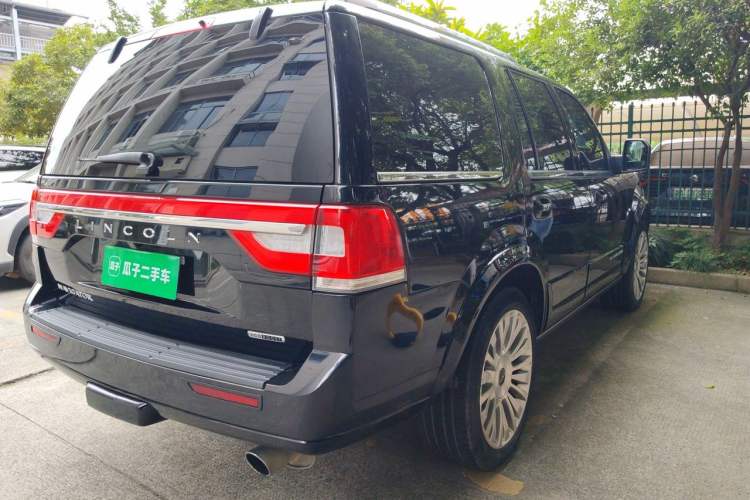 Used Lincoln Navigator 2016 3.5T AWD Rear Right 45 Deg
