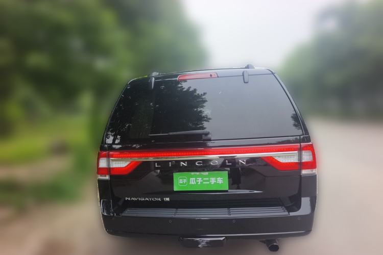 Used Lincoln Navigator  Rear