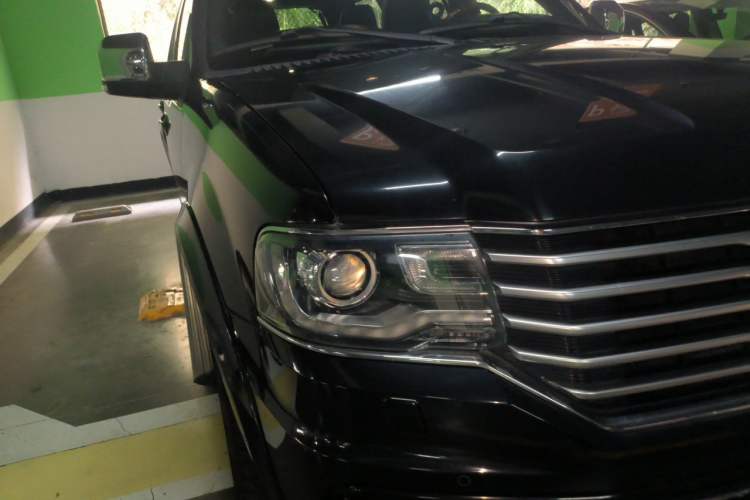 Used Lincoln Navigator 2016 3.5T AWD Right Front Headlight