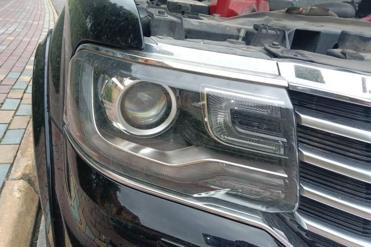 Used Lincoln Navigator 2016 3.5T AWD Right Front Headlight