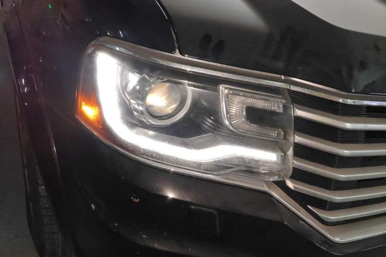 Used Lincoln Navigator 2016 3.5T AWD Right Front Headlight