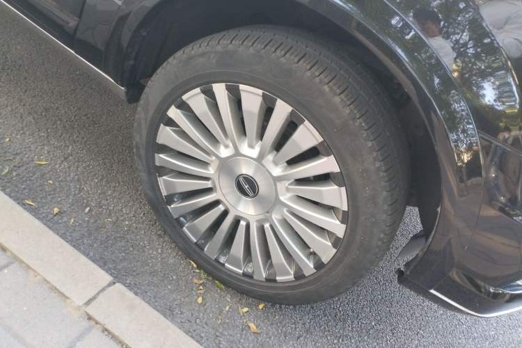 Used Lincoln Navigator 2016 3.5T AWD Right Front Wheel Hub
