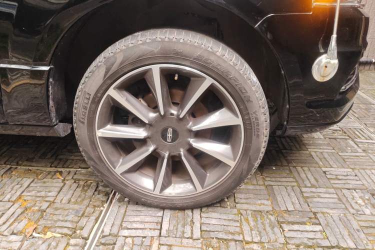 Used Lincoln Navigator 2016 3.5T AWD Right Front Wheel Hub