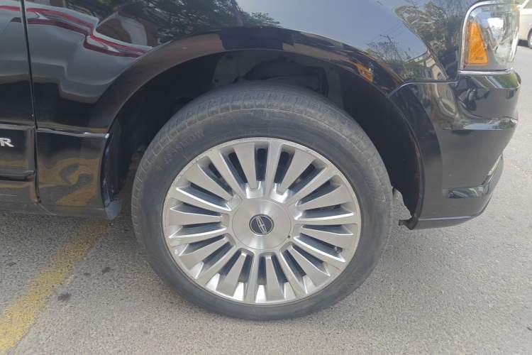Used Lincoln Navigator 2016 3.5T AWD Right Front Wheel Hub
