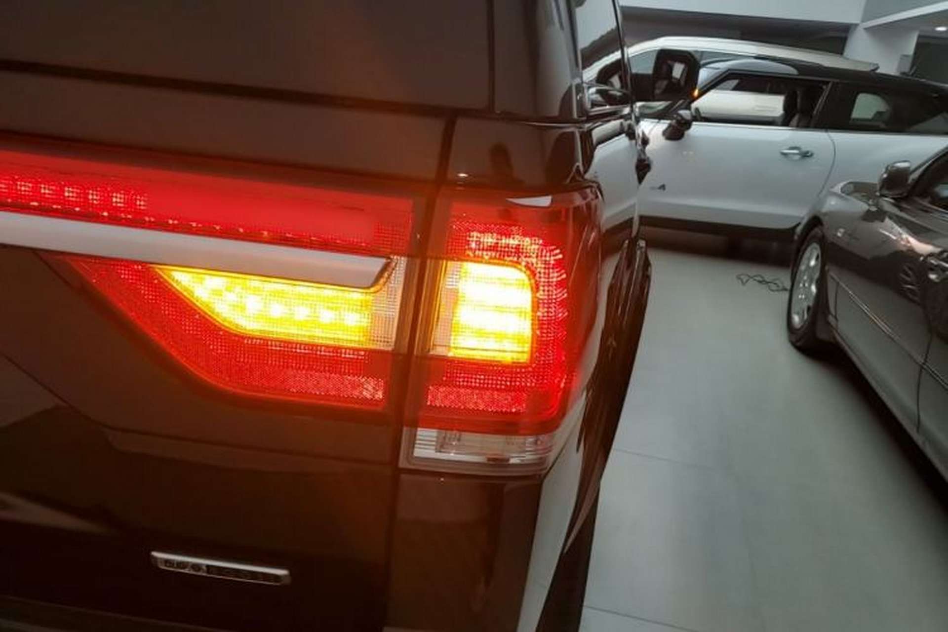 Used Lincoln Navigator 2016 3.5T AWD Right Rear Taillight