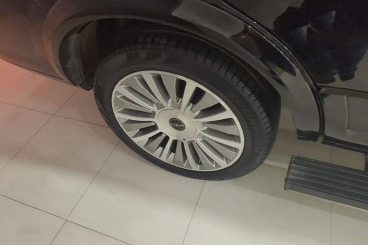 Used Lincoln Navigator 2016 3.5T AWD Right Rear Wheel Hub