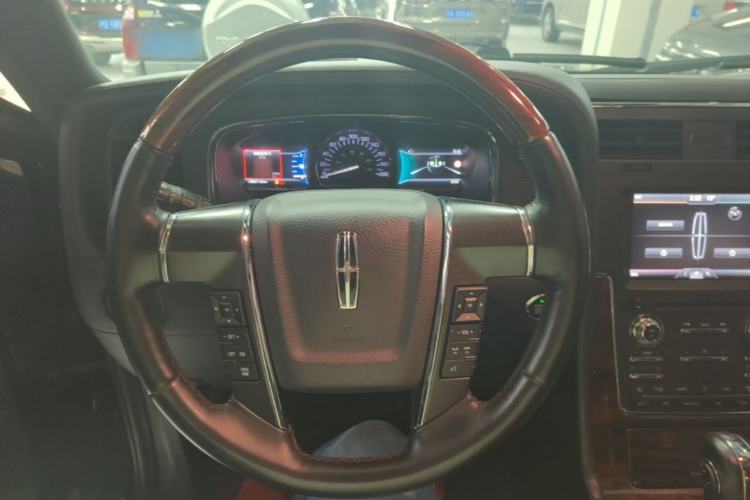 Used Lincoln Navigator 2016 3.5T AWD Steering Wheel