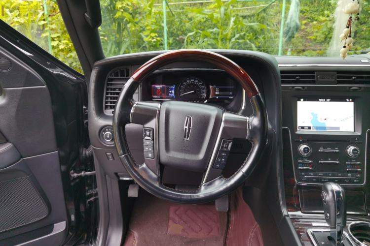 Used Lincoln Navigator 2016 3.5T AWD Steering Wheel